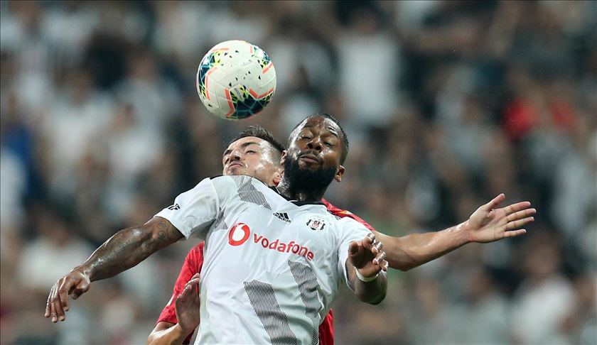 Besiktas midfielder Lens suffering from muscle injury