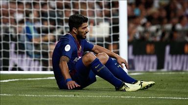 Suarez absen 4 bulan karena cedera lutut