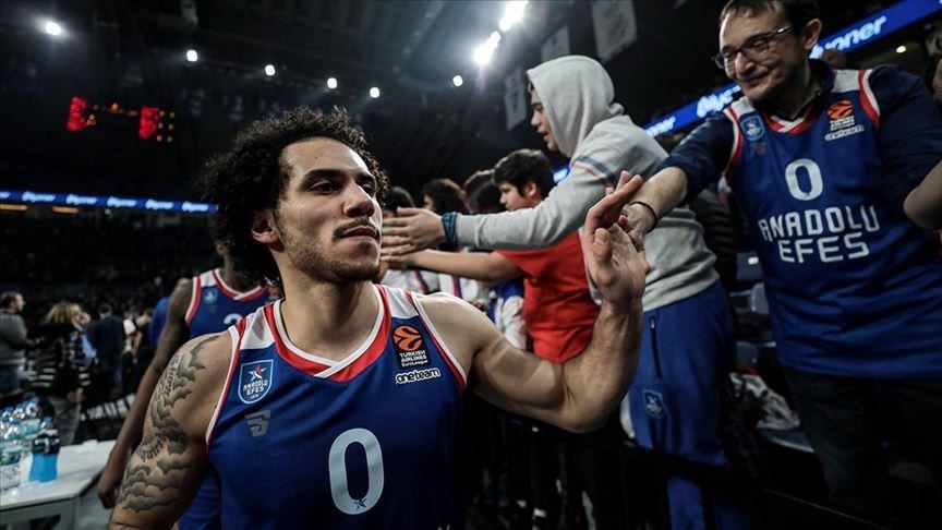 Anadolu Efes earn home win to cement EuroLeague lead
