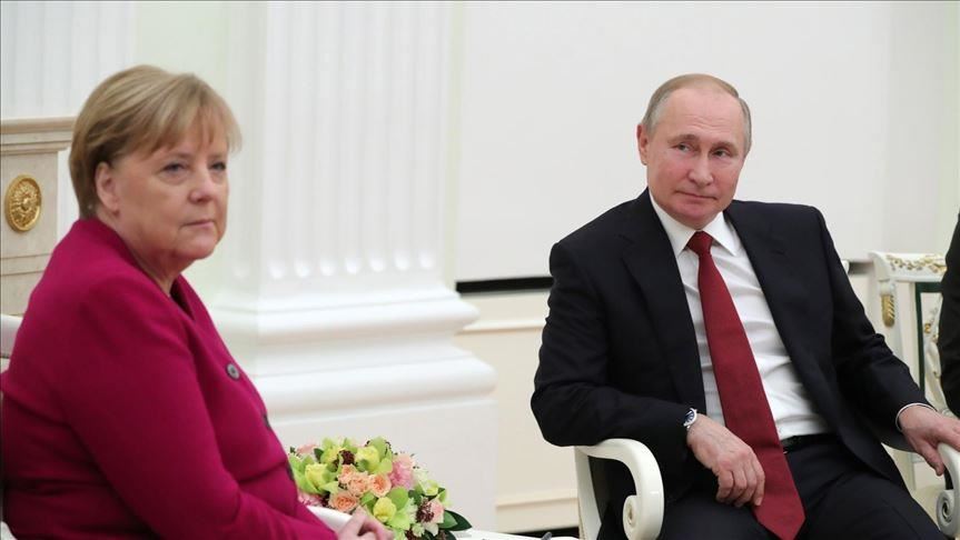 Putin, Merkel hold phone talks on Libya