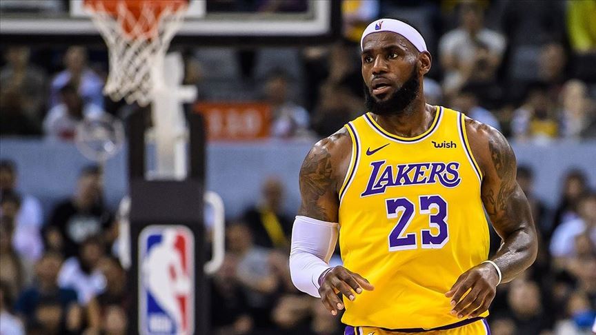 Lakers beat Cavaliers for 9th straight win