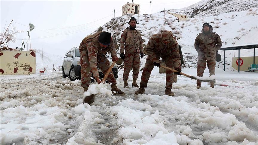 Pakistan : le bilan de la vague de neige s'alourdit à 70 morts