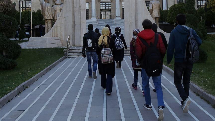 تحتضن 178 ألفا.. المنح التركية حلم الطلاب الأجانب (تقرير)