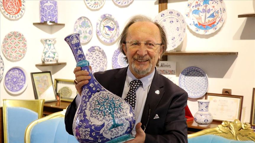 Famoso maestro de azulejos de Turquía tiene una trayectoria de más de 40 años