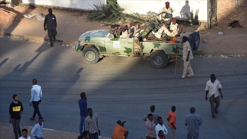 Sudan'da ordu istihbarat merkezlerine operasyon başlattı