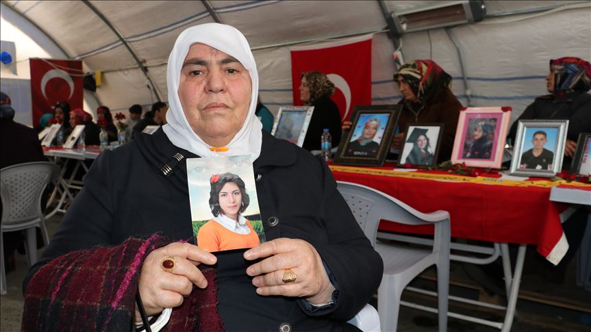 Beşdariya çalakiya rûniştinê ya dayikên Diyarbekirê dewam dike