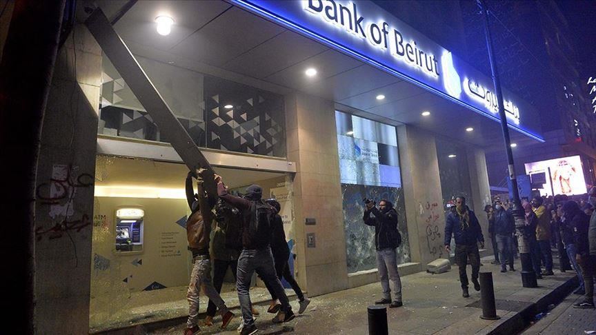 Lebanon: 20 injured in clashes with protesters