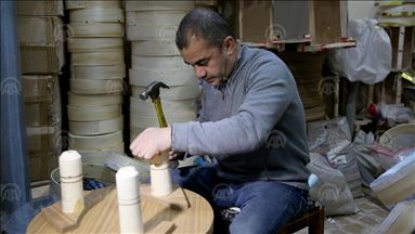 پیشەی دارتاشی لە بازاڕی قەیسەریی هەولێر