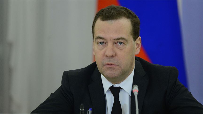 Rusya’da sosyo-ekonomik sıkıntılar Medvedev’i kurban etti