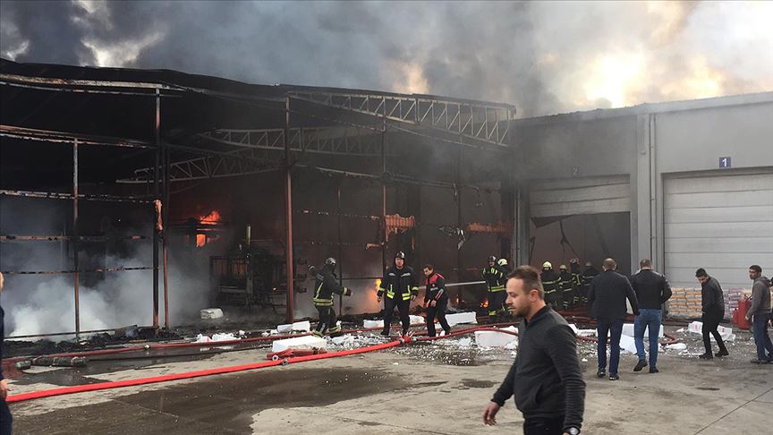 Samsun'da plastik fabrikasında çıkan yangın kontrol altına alındı