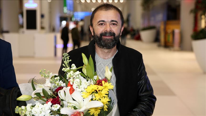 Empleado de la Agencia Anadolu está de regreso en Turquía tras su detención en Egipto
