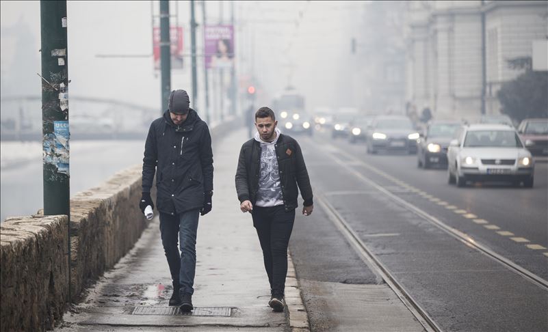 Velika potražnja zbog zagađenja: U mnogim sarajevskim apotekama nestašica zaštitnih maski