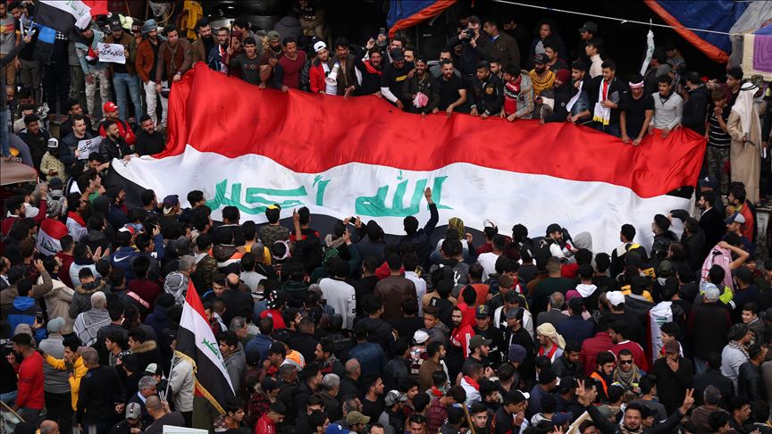 Irak'ta göstericiler hükümeti gerilimi tırmandırmakla tehdit etti