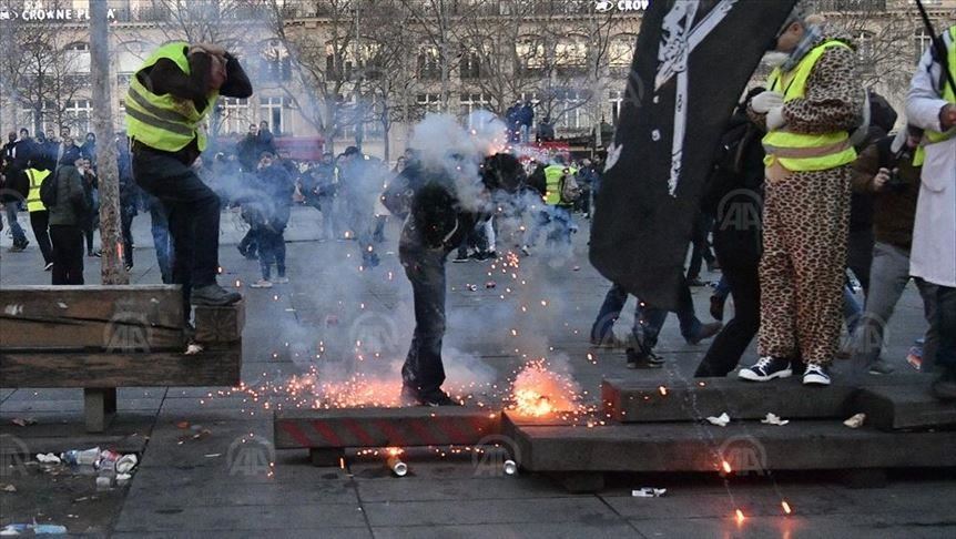 France: 15 interpellations en marge des manifestations à Paris 