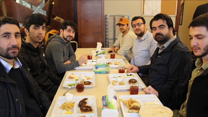 وقف المعارف ينظم إفطارا جماعيا للطلبة الأتراك بالأردن