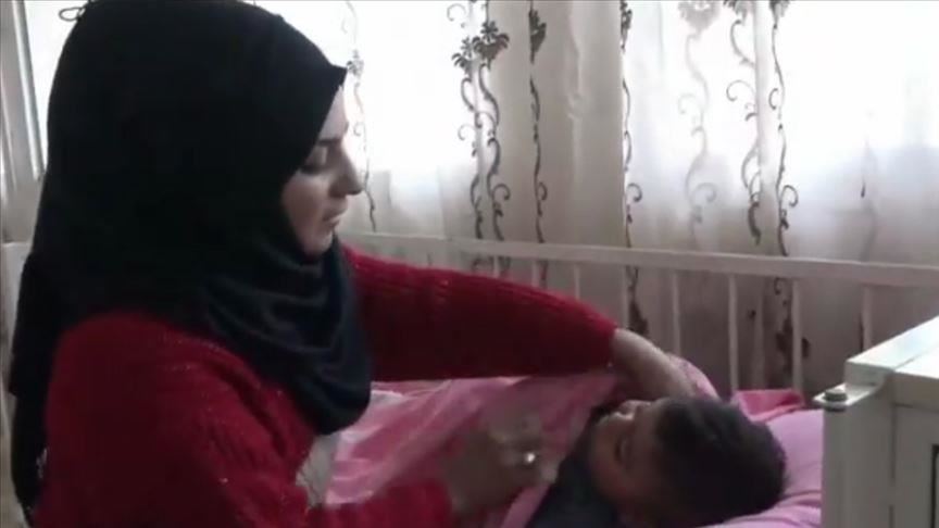 Turkish doctors treat Syrian children in northern Syria