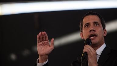 Guaido Venezuela'dan çıkış yasağına rağmen Kolombiya'ya gitti