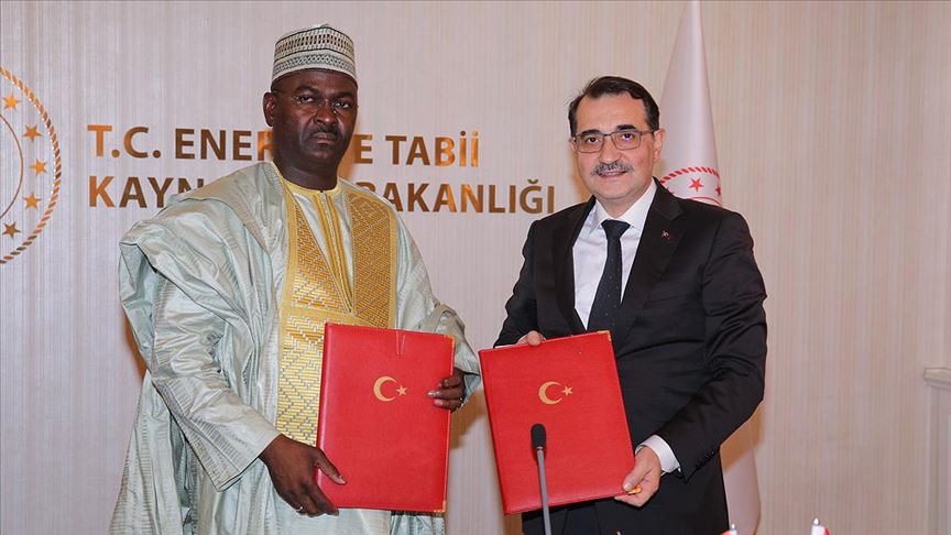 Bakan Dönmez: Türkiye, Nijer'de maden arayacak