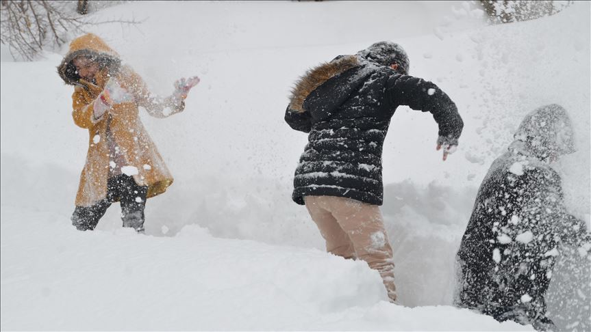 Turquie: plusieurs villages bloqués par la neige