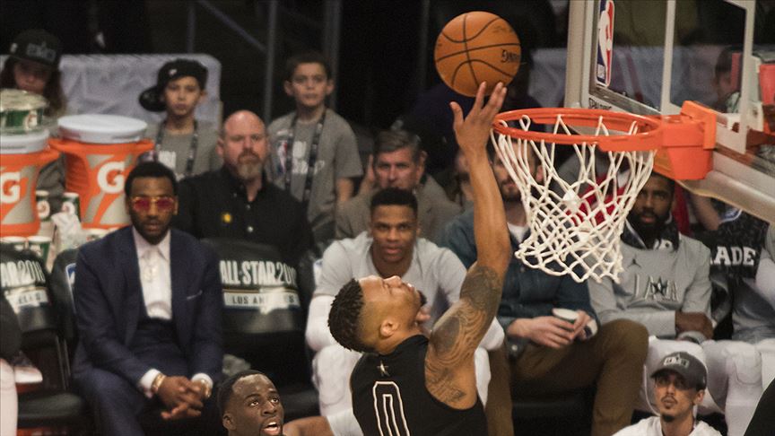 NBA'de Damian Lillard 61 sayıyla kariyer rekorunu kırdı