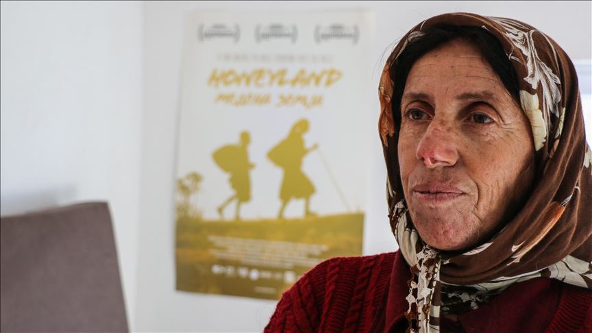 Atixheja nga "Honeyland" beson se jeta e saj me bletët do të fitojë çmimin "Oscar"