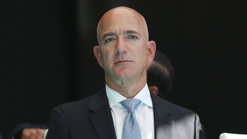 Pretendohet se telefoni i Jeff Bezos është "hakuar" pas një mesazhi nga princi saudit
