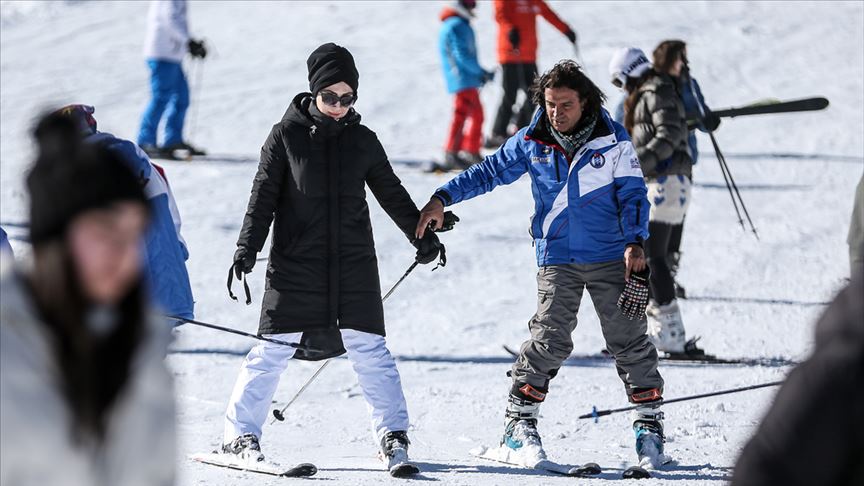 "أولوداغ" التركية.. قبلة عشاق التزلج بموسم الرياضات الشتوية (تقرير) 