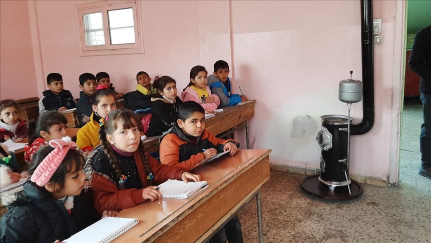 Students in northern Syria return to schools