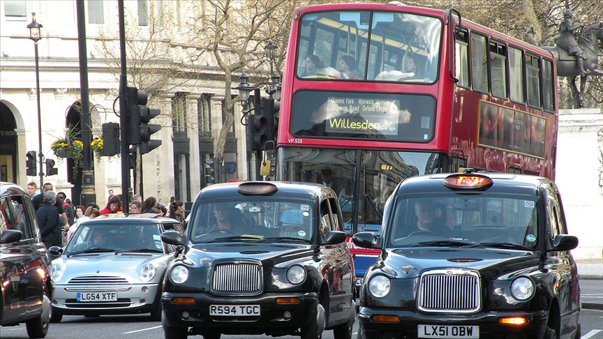 Süper zengin elitler gençlerin 'Londra hayalini' yıktı