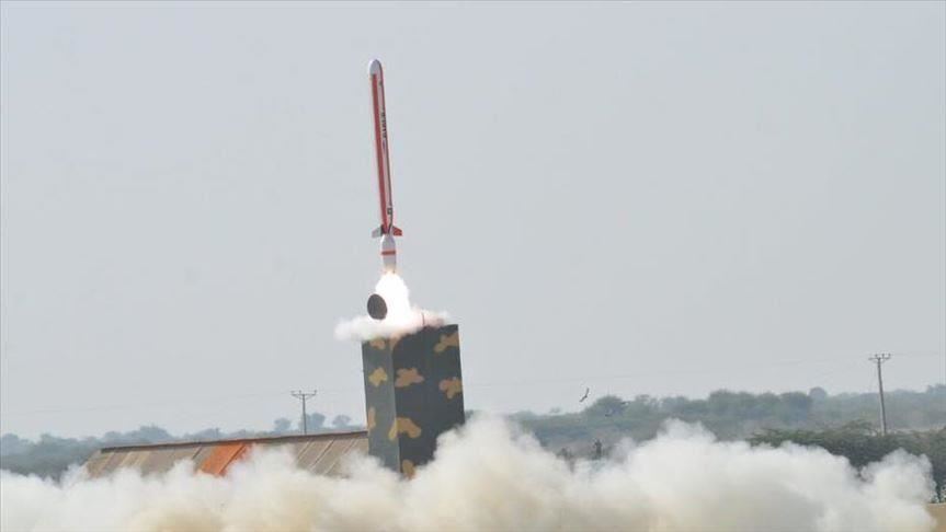 Pakistani teston raketa balistike në mes të tensioneve