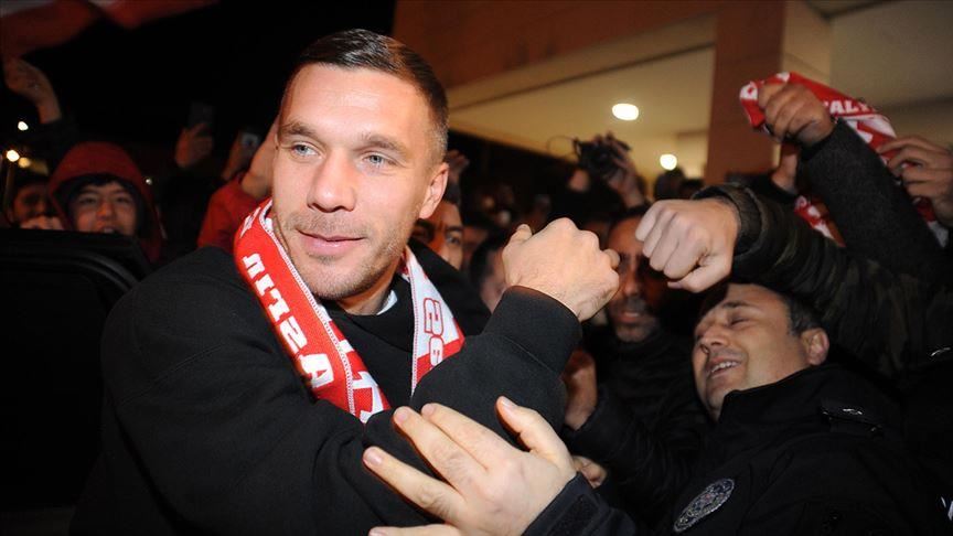 Football: Podolski joins Antalyaspor, returns to Turkey