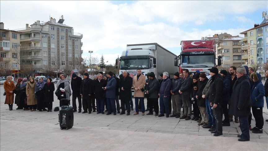 Trois provinces turques envoient 45 camions d'aide humanitaire à Idleb