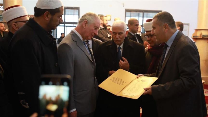 Le Prince Charles visite la mosquée Omar Ibn al-Khattab de Bethléem