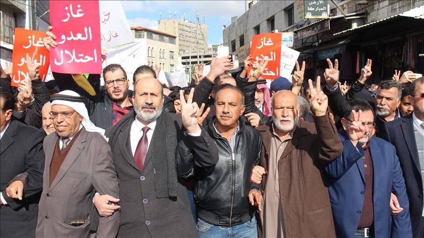 الأردن.. العشرات يشاركون بمسيرة احتجاجية ضد اتفاقية الغاز مع إسرائيل 