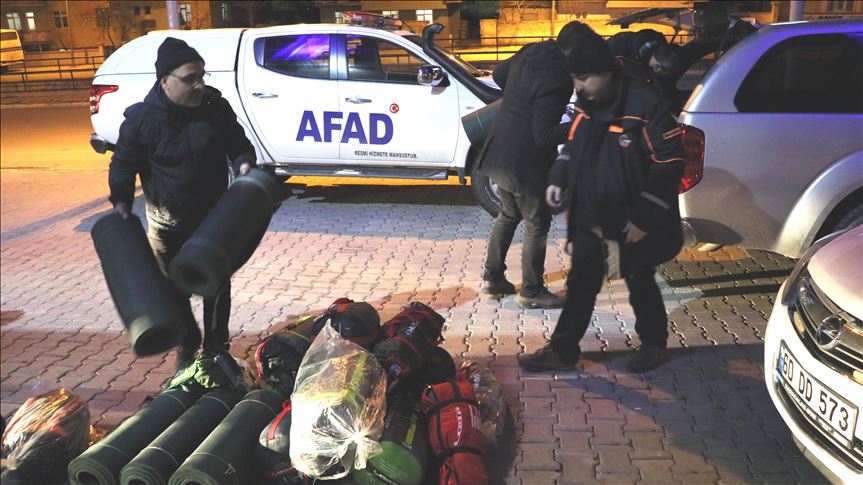 Turkey agencies lend hand after powerful earthquake