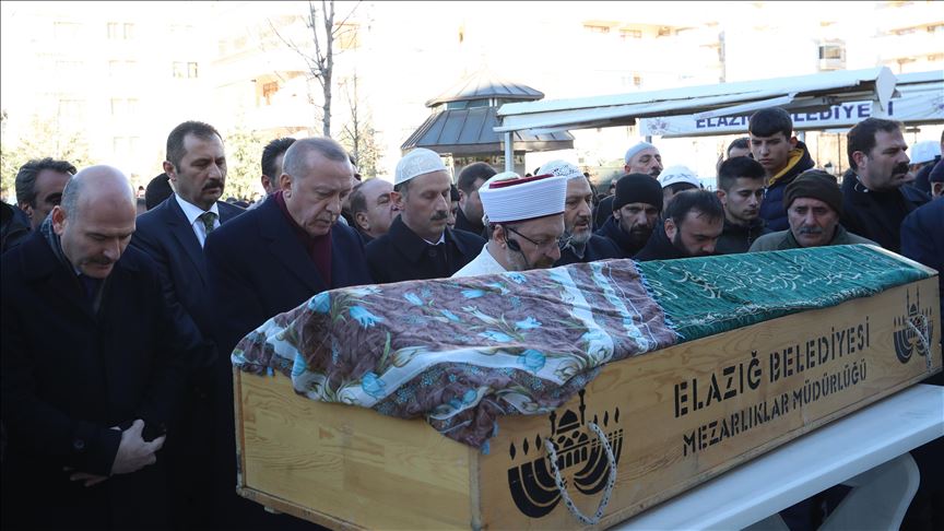 Turkish president attends funeral of quake victims