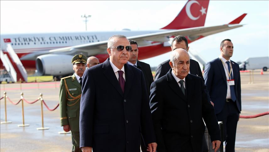 الرئيس أردوغان يصل الجزائر في زيارة رسمية