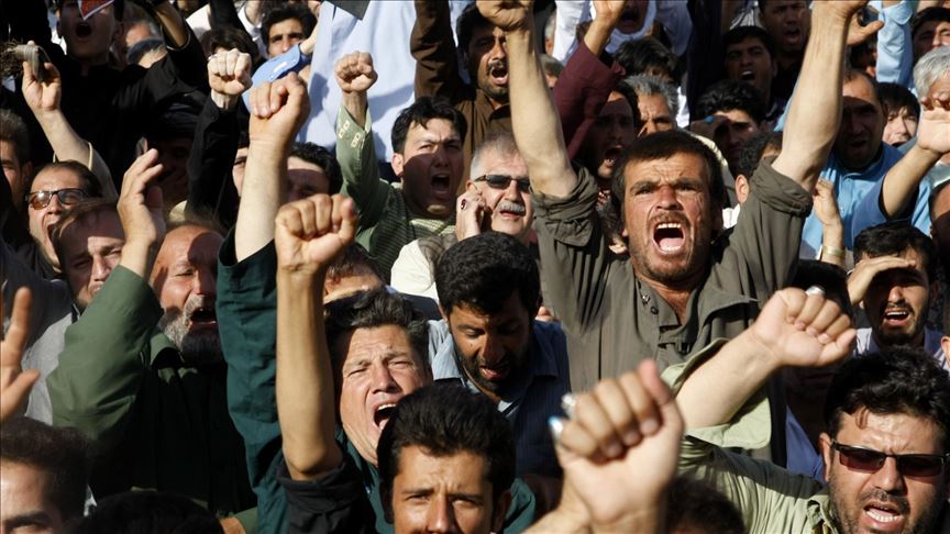Manifestantes afganos dicen que ataque aéreo contra talibanes mató a 6 civiles