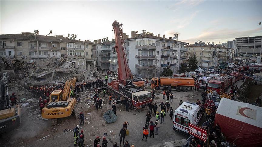 لليوم الثالث.. تضامن عالمي متواصل مع تركيا إثر زلزال ألازيغ