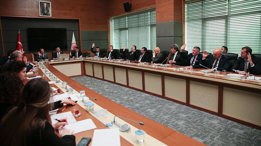 Rahşan Ecevit'in Devlet Mezarlığı'na defnedilmesine olanak sağlayan kanun teklifi komisyonda kabul edildi