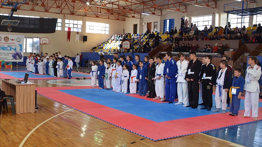 Alanya'daki JuJitsu turnuvasında 5 ülkeden 80 sporcu mücadele verdi