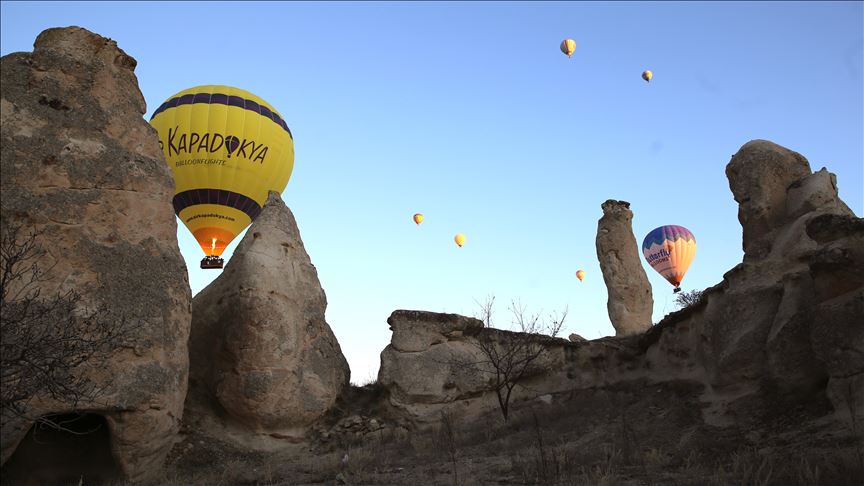 Свыше 585 тыс туристов в Каппадокии совершили полеты на воздушных шарах 