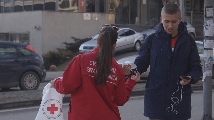 Zenica: Crveni križ podijelio građanima 300 zaštitnih maski
