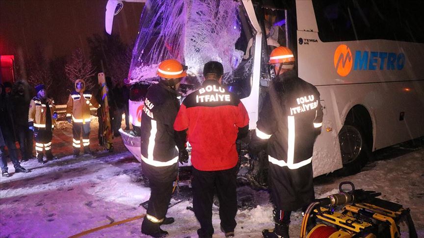 Anadolu Otoyolu'nda zincirleme trafik kazası: 1 ölü, 19 yaralı yaralı