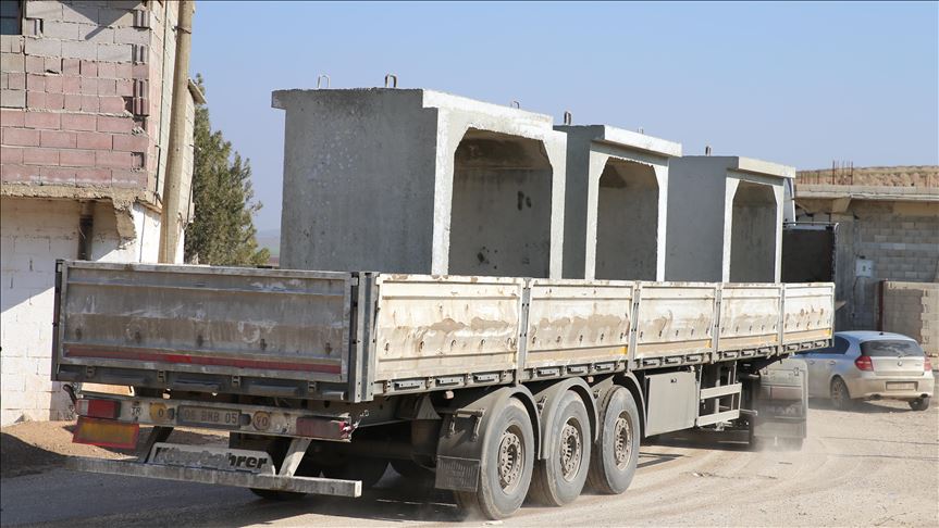 Турция укрепляет военные части на границе с Сирией