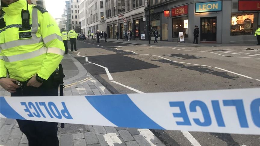Londres: un homme abattu par la police après avoir poignardé plusieurs personnes 