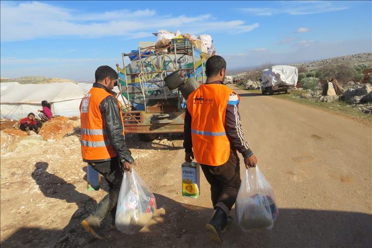 منظمات تركية ترسل موادا إغاثية لأهالي إدلب السورية  