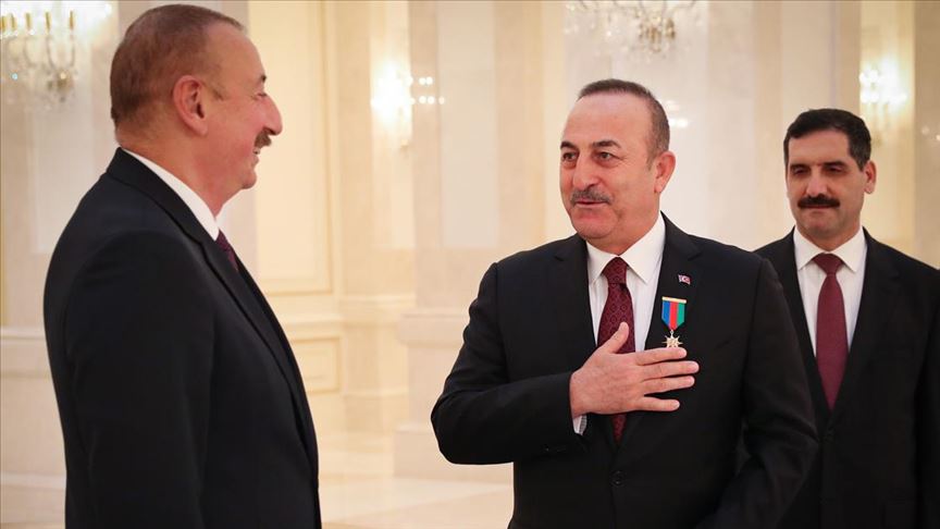 Azerbaycan Cumhurbaşkanı Aliyev, Çavuşoğlu'na 'Dostluk' nişanı verdi