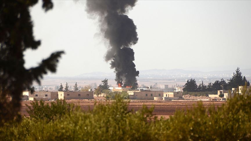 Tel Rıfat'ta yuvalanan YPG/PKK'lı teröristler Azez'e havanla saldırdı: 4 yaralı