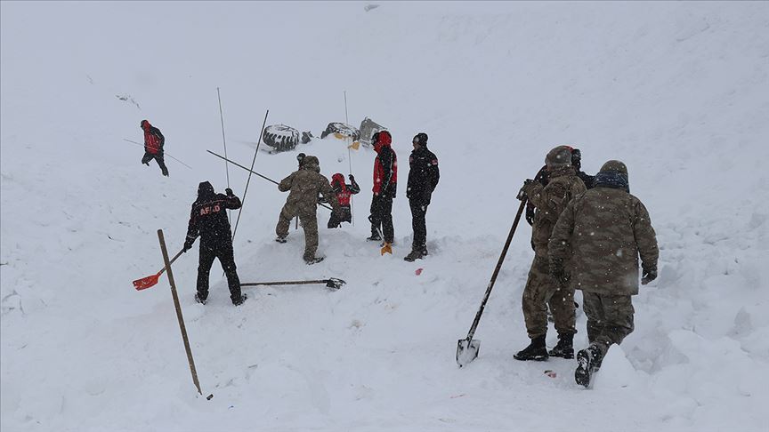 Kurtarma sırasında 'çığ gözetlemecisi' uyarısı